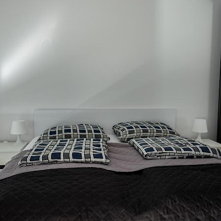 Apartament Przy Parku Z Duzym Tarasem ,Prywatny Parking Daire Swinoujscie Dış mekan fotoğraf