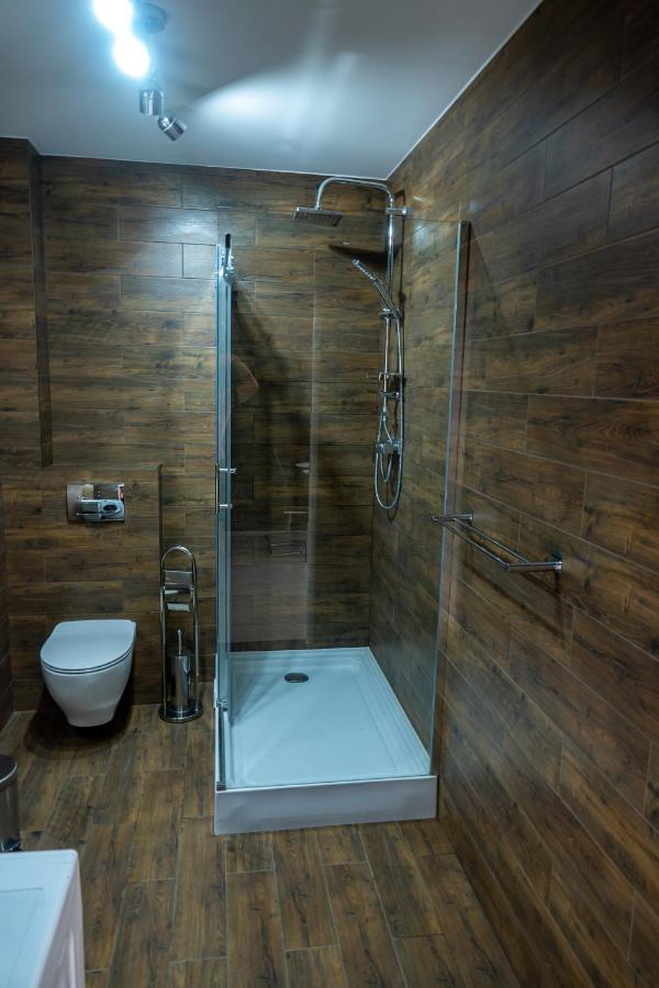 Apartament Przy Parku Z Duzym Tarasem ,Prywatny Parking Daire Swinoujscie Dış mekan fotoğraf