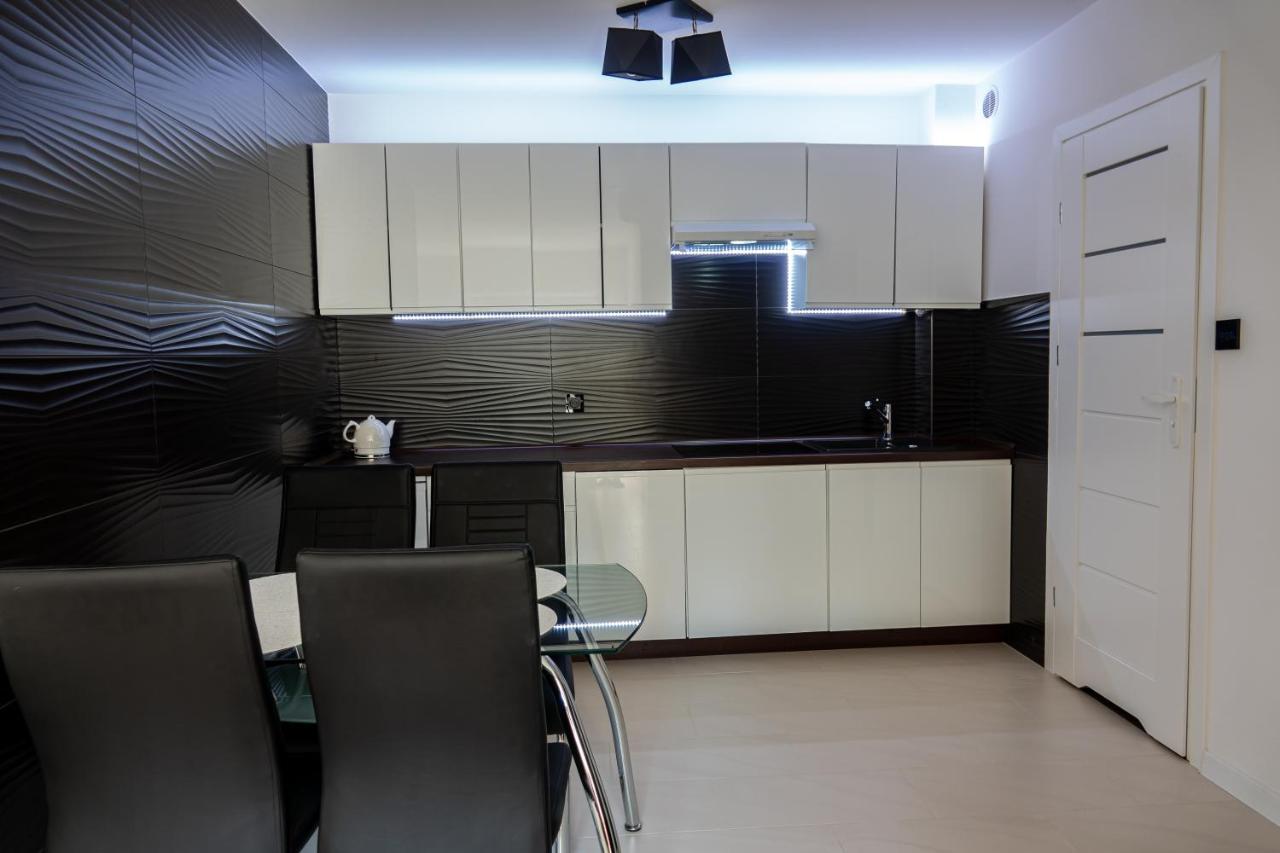 Apartament Przy Parku Z Duzym Tarasem ,Prywatny Parking Daire Swinoujscie Dış mekan fotoğraf